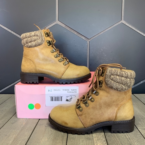 mia windy hiker boot